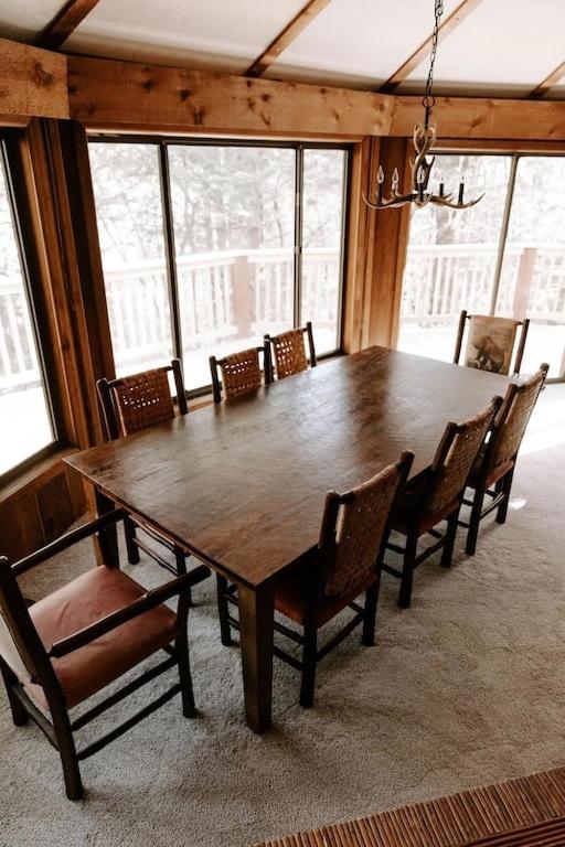 Cabin With Treehouse Views, 3 King Beds, 4 Bunks, And Large Hot Tub! Gatlinburg Bagian luar foto