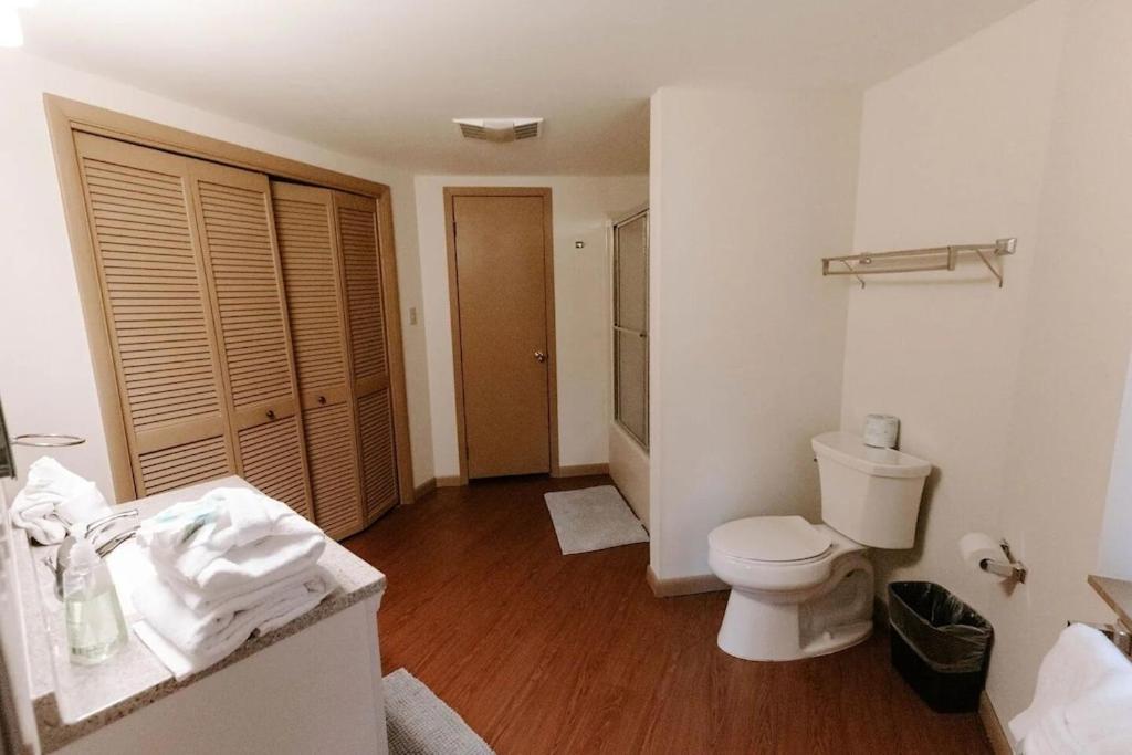 Cabin With Treehouse Views, 3 King Beds, 4 Bunks, And Large Hot Tub! Gatlinburg Bagian luar foto